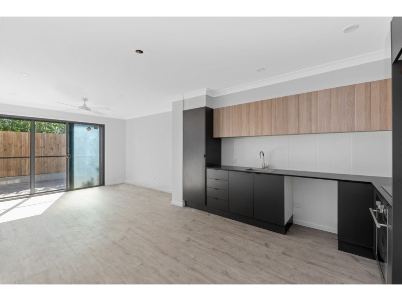 2/15 Bramble Street, Woody Point QLD 4019