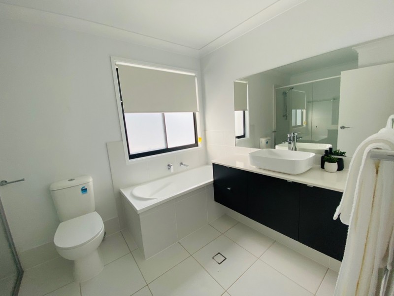 2/15 Bramble Street, Woody Point QLD 4019