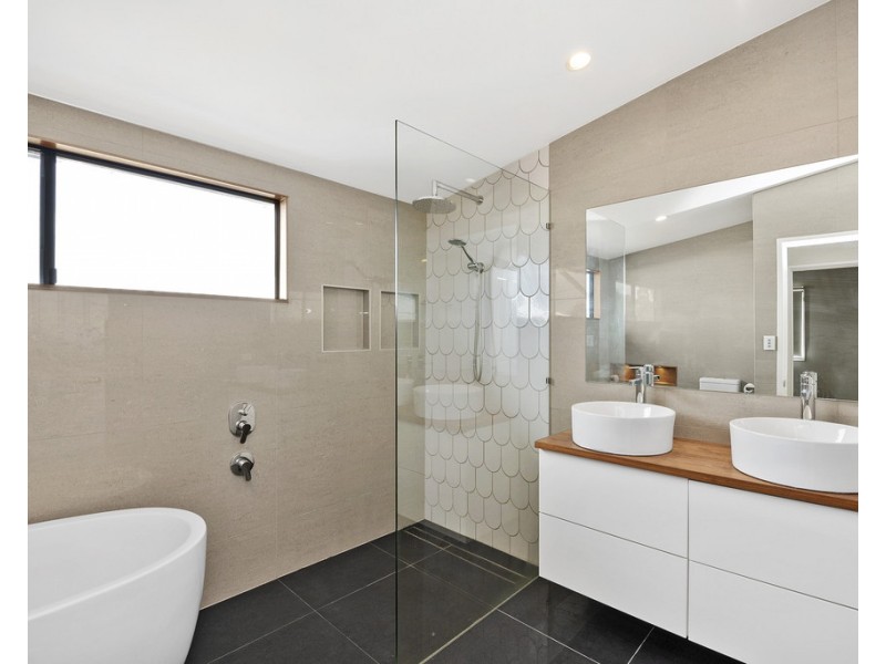 17 Laura Street, Clontarf QLD 4019