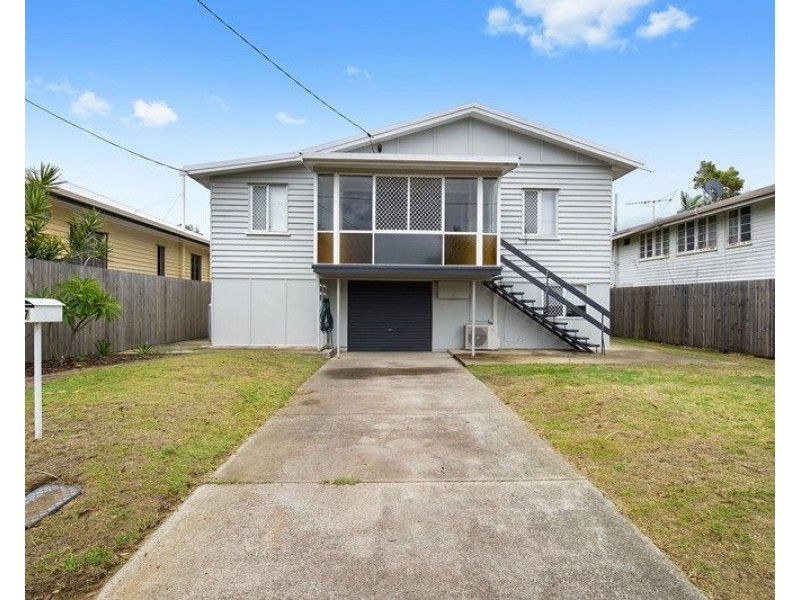 17 Laura Street, Clontarf QLD 4019