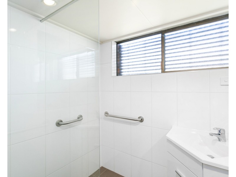 2/5 View Street, Woody Point QLD 4019