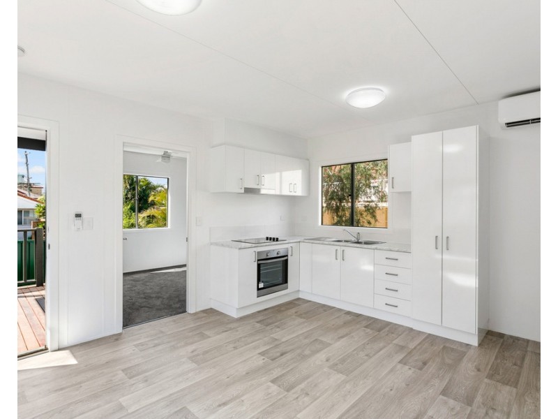 15a Murphy Street, Scarborough QLD 4020