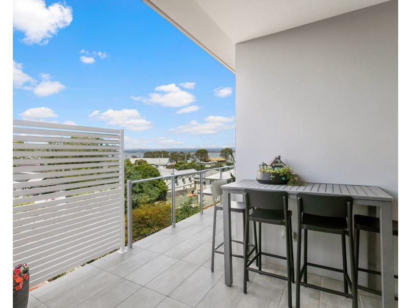 303/29 Caroline Street, Woody Point QLD 4019