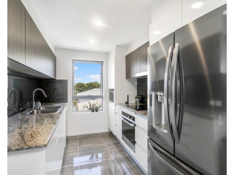 303/29 Caroline Street, Woody Point QLD 4019