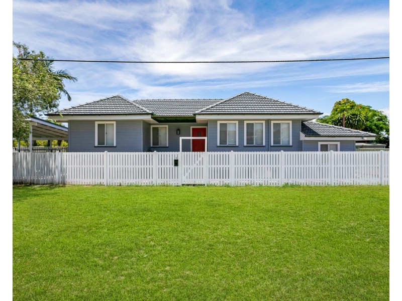 7 Bell Street, Woody Point QLD 4019