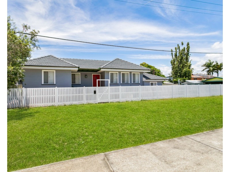 7 Bell Street, Woody Point QLD 4019