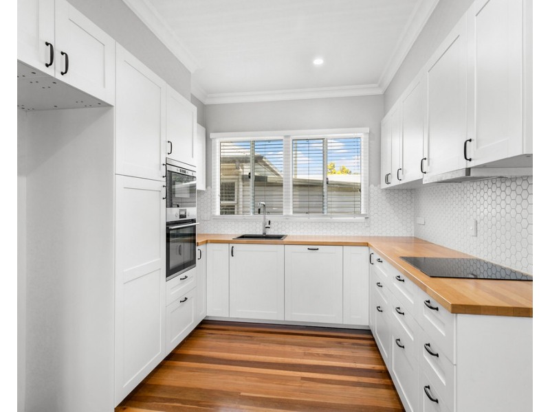 7 Bell Street, Woody Point QLD 4019
