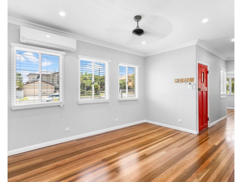 7 Bell Street, Woody Point QLD 4019