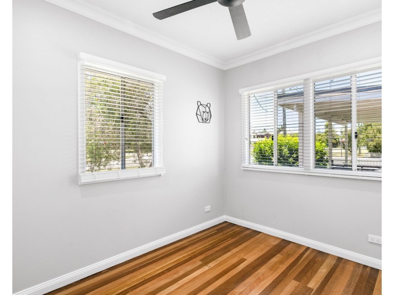 7 Bell Street, Woody Point QLD 4019
