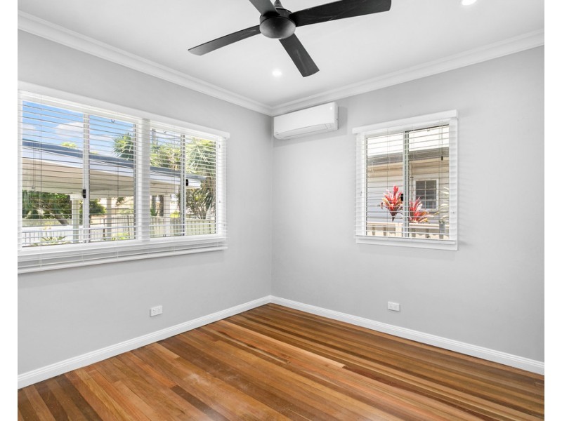 7 Bell Street, Woody Point QLD 4019