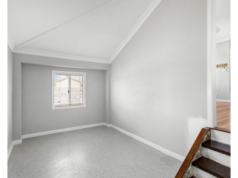 7 Bell Street, Woody Point QLD 4019