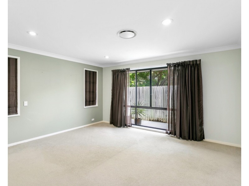 33 Enoch Street, Clontarf QLD 4019
