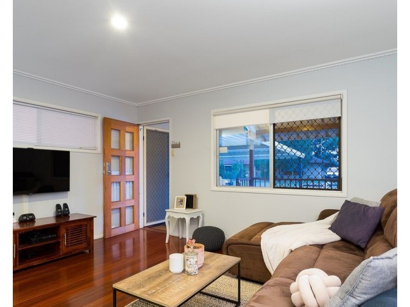 1E Westbrook Street, Woody Point QLD 4019