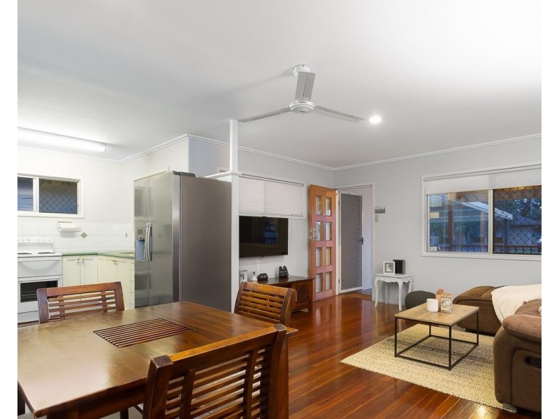 1E Westbrook Street, Woody Point QLD 4019