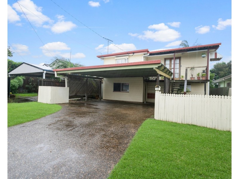 12 Pearl Street, Scarborough QLD 4020
