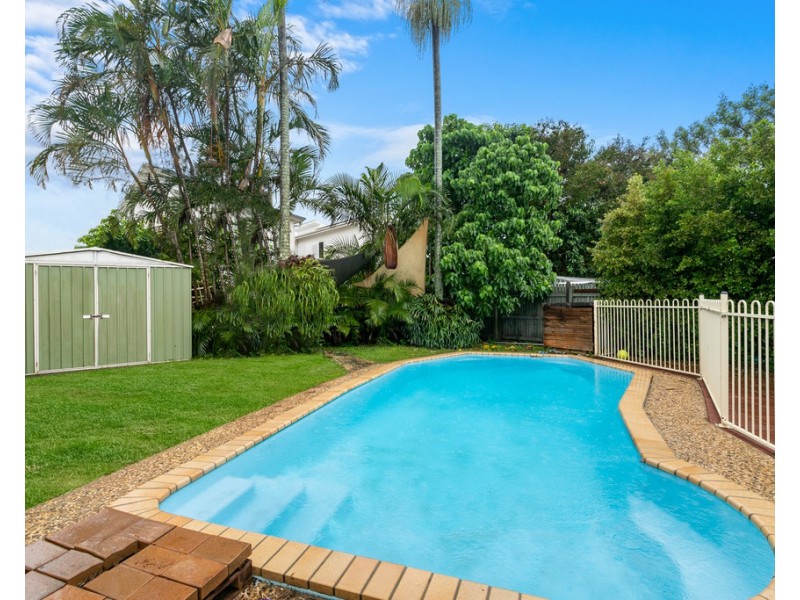 12 Pearl Street, Scarborough QLD 4020