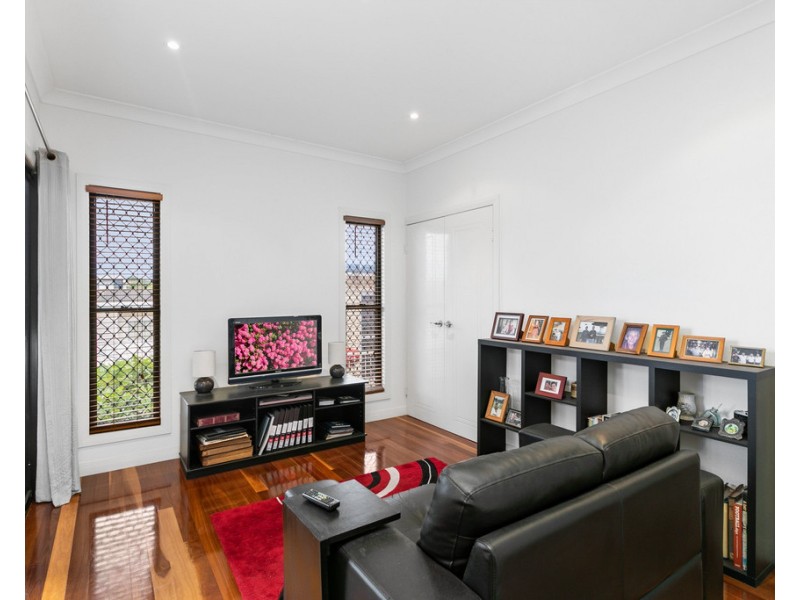 2/34 Georgina Street, Woody Point QLD 4019