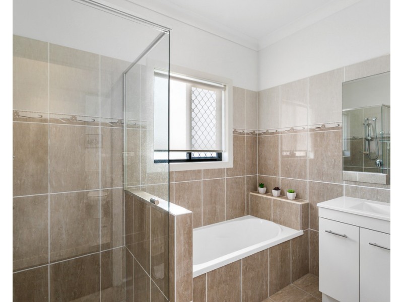 2/34 Georgina Street, Woody Point QLD 4019