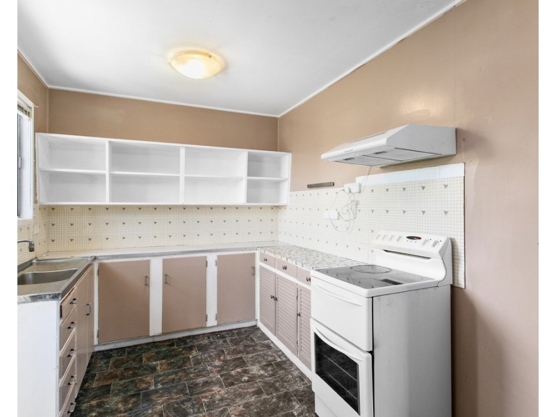 19 Bell Street, Woody Point QLD 4019