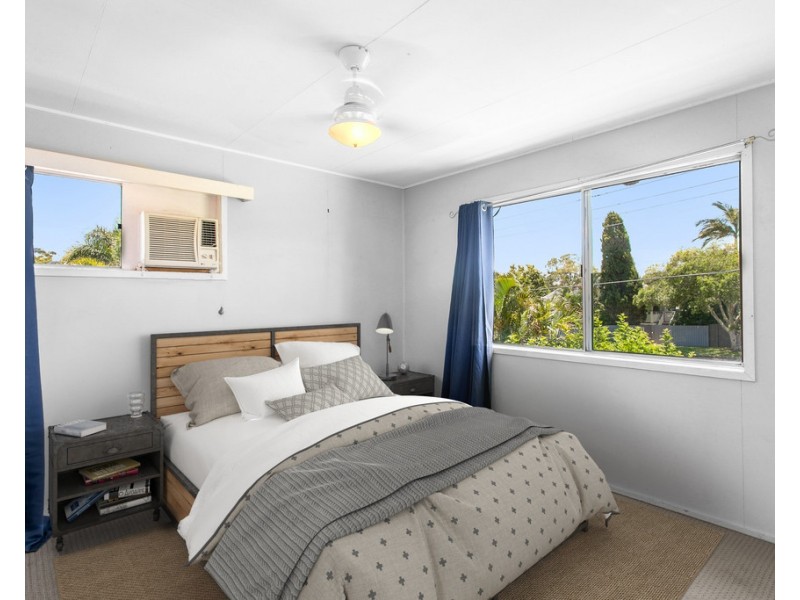 19 Bell Street, Woody Point QLD 4019