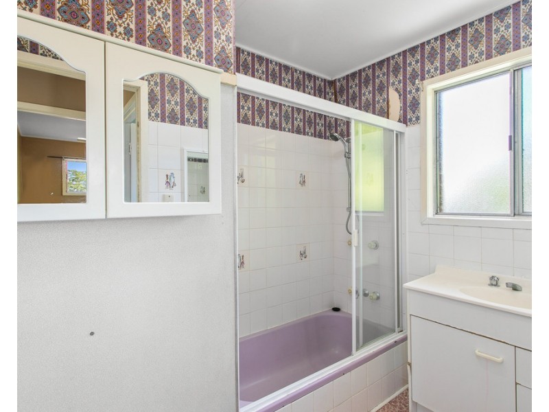 19 Bell Street, Woody Point QLD 4019