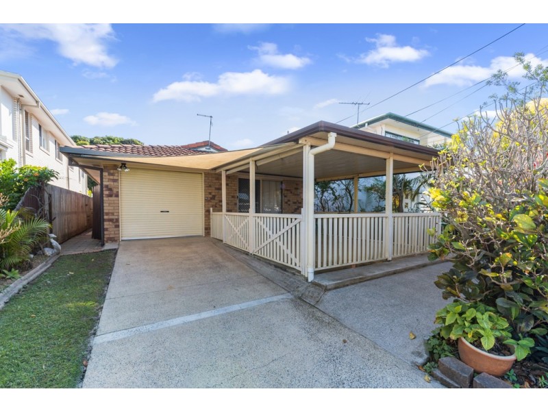 11a Moreton Avenue, Redcliffe QLD 4020