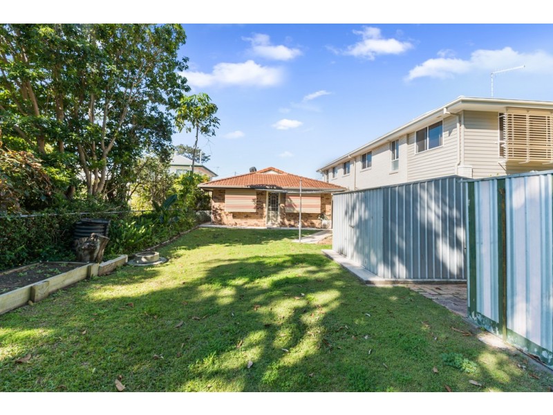 11a Moreton Avenue, Redcliffe QLD 4020