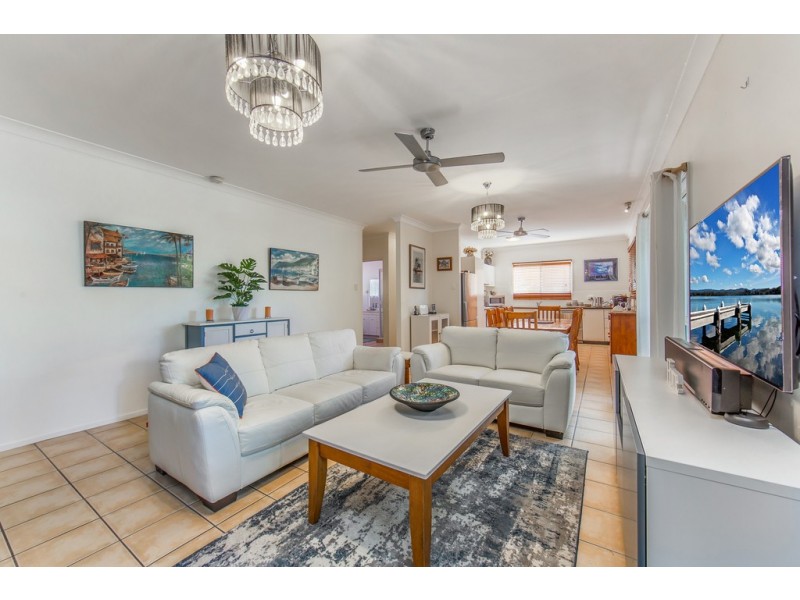 17 Collins Street, Woody Point QLD 4019