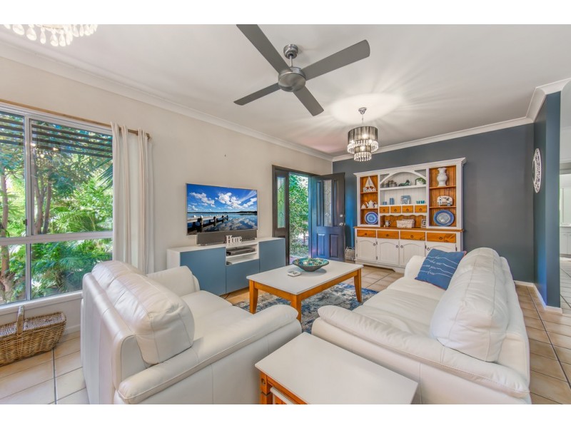 17 Collins Street, Woody Point QLD 4019
