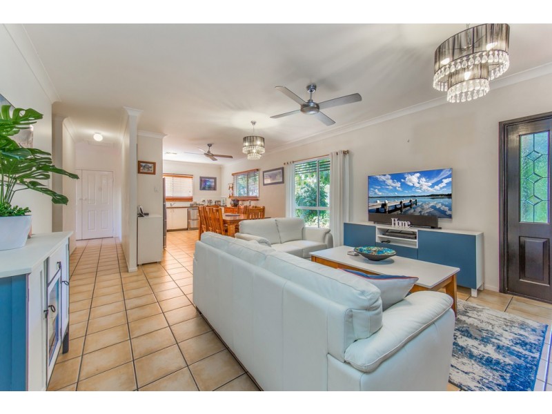 17 Collins Street, Woody Point QLD 4019