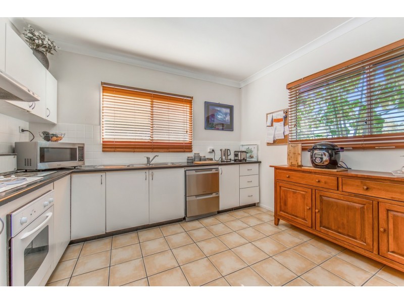 17 Collins Street, Woody Point QLD 4019