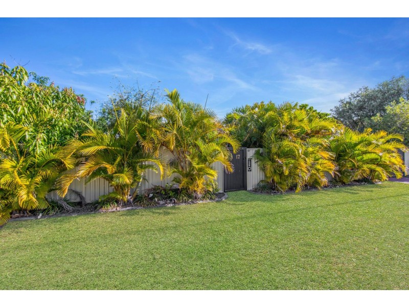 17 Collins Street, Woody Point QLD 4019