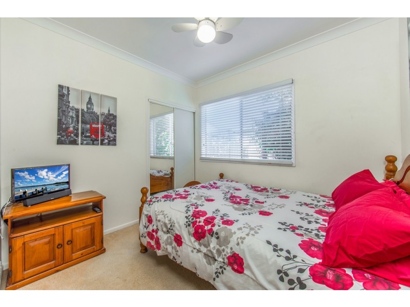 17 Collins Street, Woody Point QLD 4019