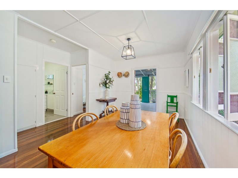 33 Knights Terrace, Margate QLD 4019