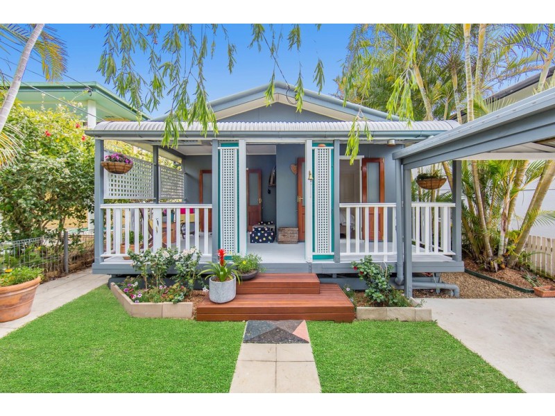 33 Knights Terrace, Margate QLD 4019