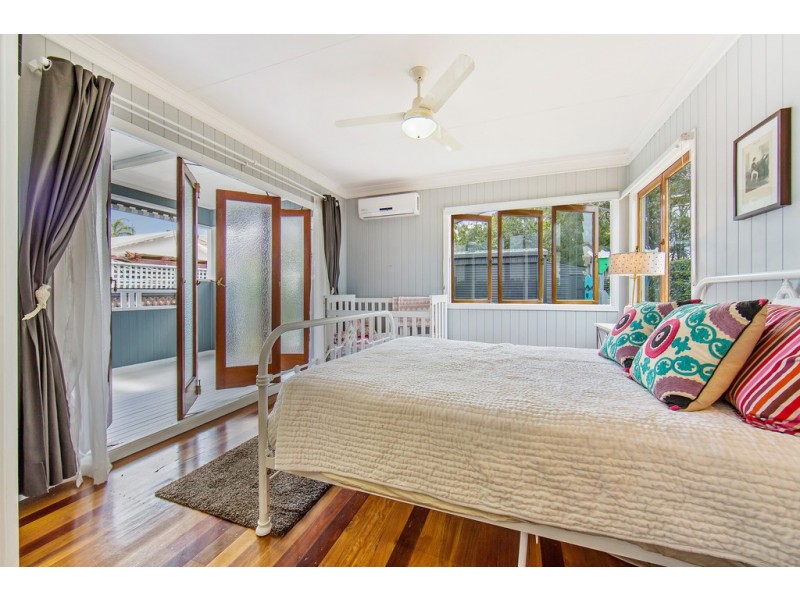 33 Knights Terrace, Margate QLD 4019