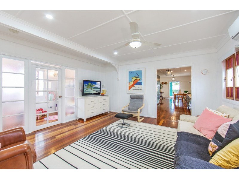 33 Knights Terrace, Margate QLD 4019