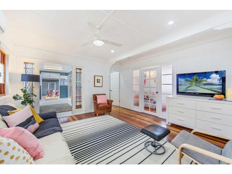 33 Knights Terrace, Margate QLD 4019