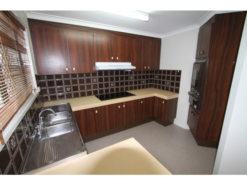 4/27 Caroline Street, Woody Point QLD 4019