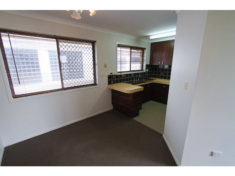4/27 Caroline Street, Woody Point QLD 4019