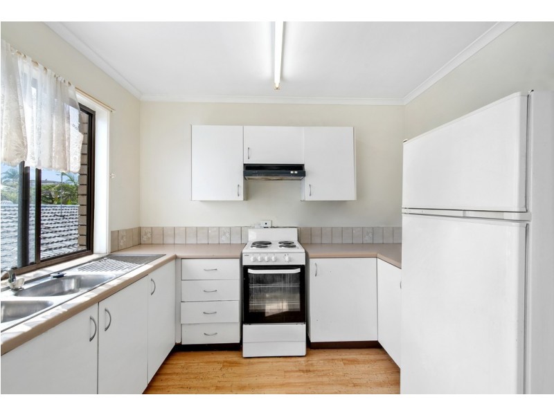 2/100 Oxley Avenue, Woody Point QLD 4019
