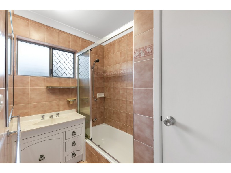 5/5 Georgina Street, Woody Point QLD 4019