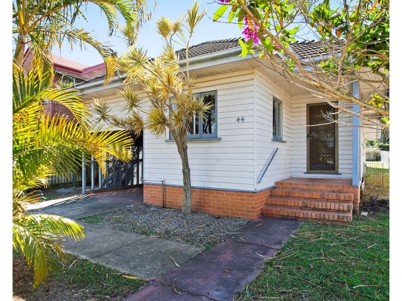 44 Bailey Street, Woody Point QLD 4019