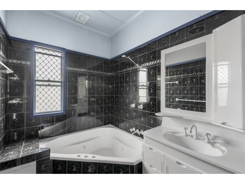 28 Annie Street, Woody Point QLD 4019