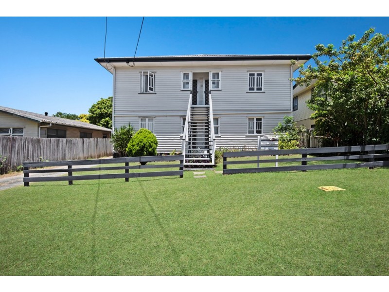 3/4 Vernon Street, Clontarf QLD 4019