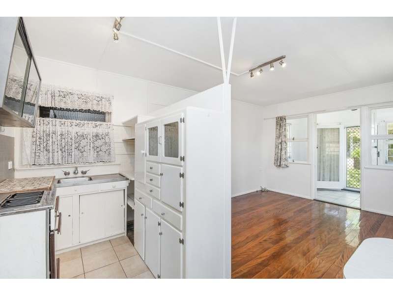 45 Hawthorne Street, Woody Point QLD 4019