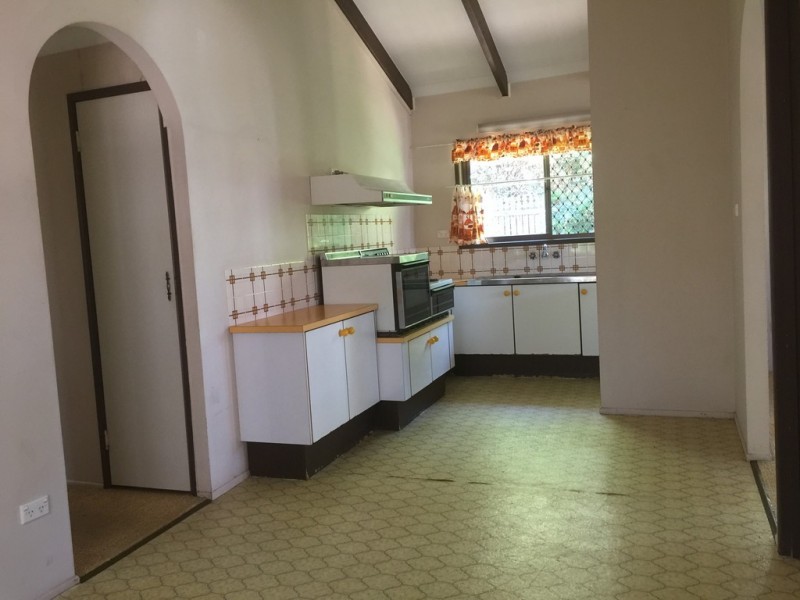 112 Arthur Street, Woody Point QLD 4019