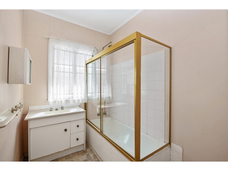 40 King Street, Woody Point QLD 4019