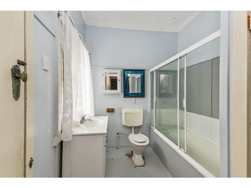 22 Donald Street, Woody Point QLD 4019