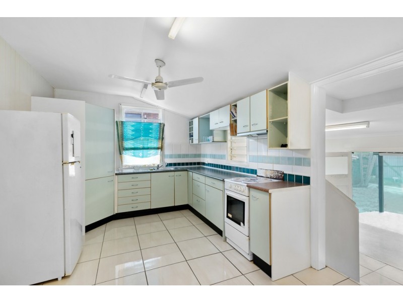24 Ellen Street, Woody Point QLD 4019